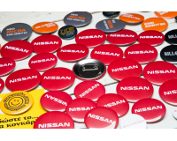 Διαφημιστικές κονκάρδες Nissan