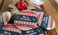 Διαφημιστικές κονκάρδες Merry Christmas
