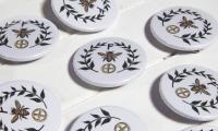 Διαφημιστικές κονκάρδες μέλισσες εργάτριες