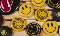 Κλασσικές κονκάρδες Smiley