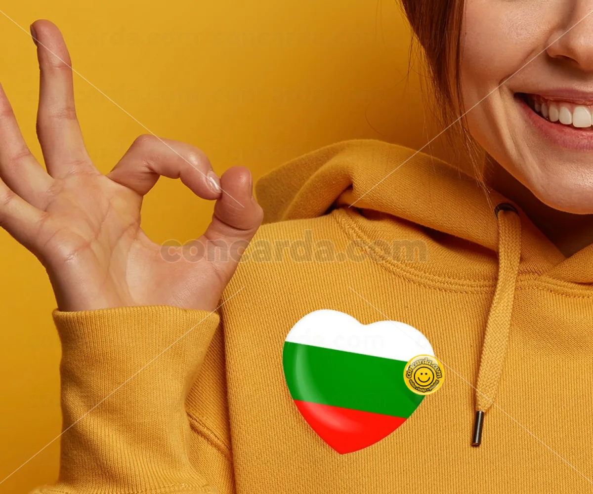 Bulgaria flag — Κονκάρδα Καρδιά 57mm