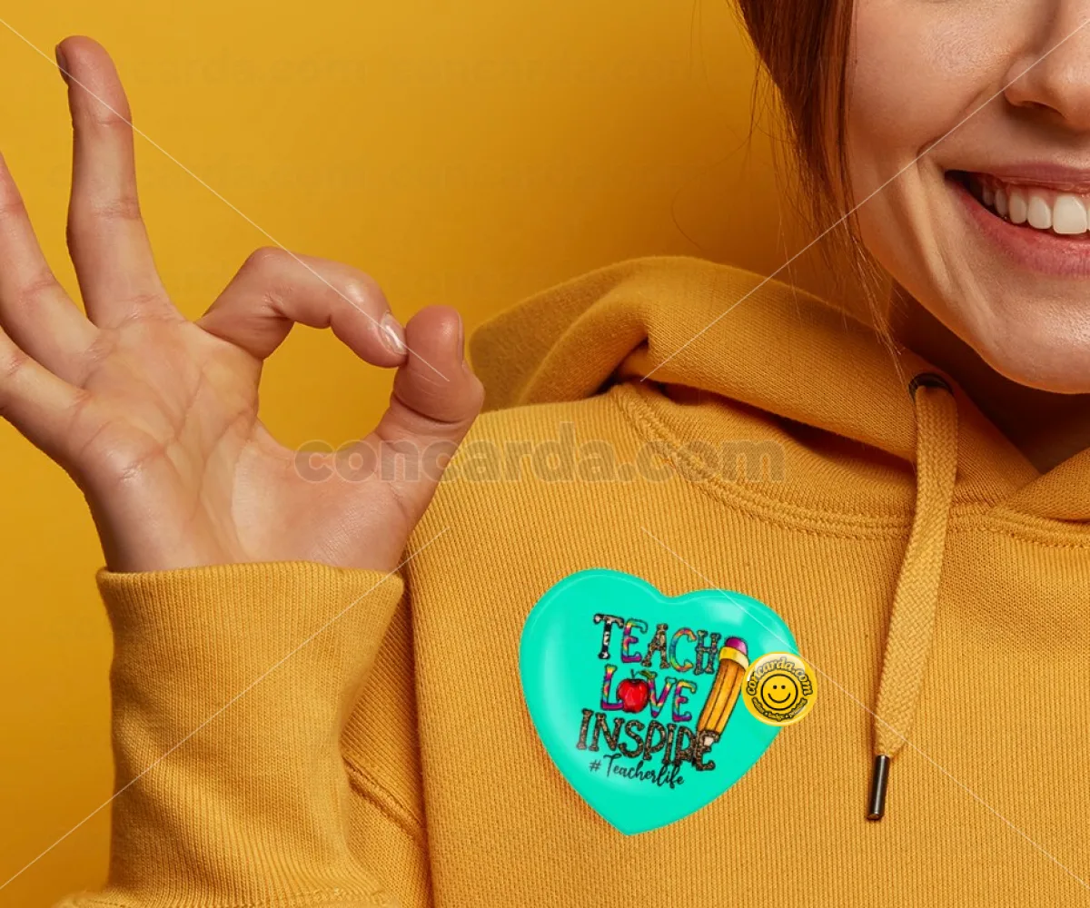 Teach, Love, Inspire — Κονκάρδα Καρδιά 57mm