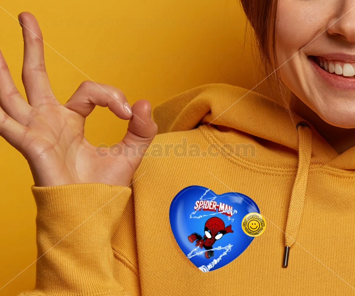 Spiderman kid — Κονκάρδα Καρδιά 57mm