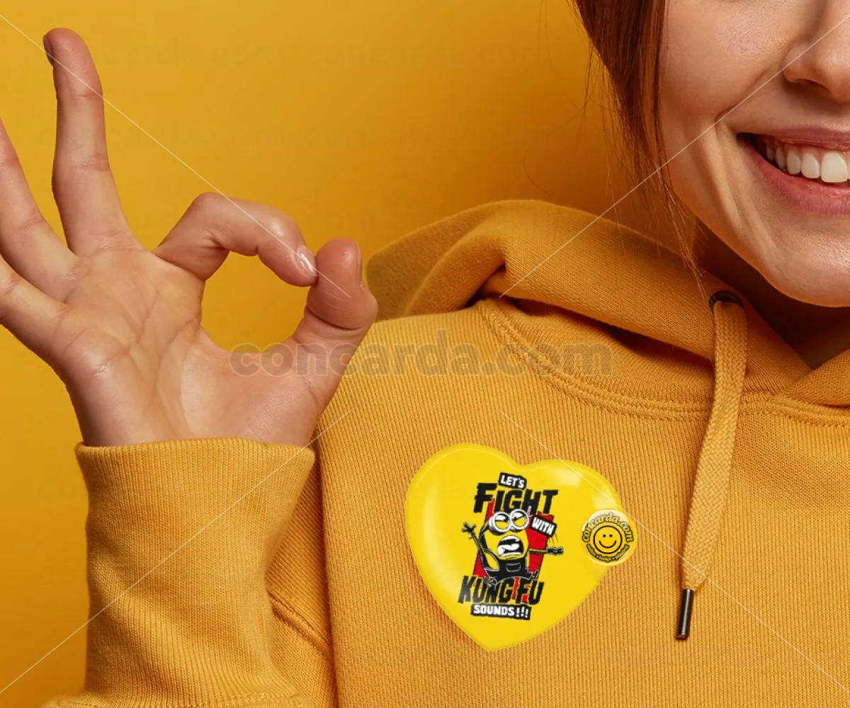 Minions Let's fight with kung fu sounds — Κονκάρδα Καρδιά 57mm