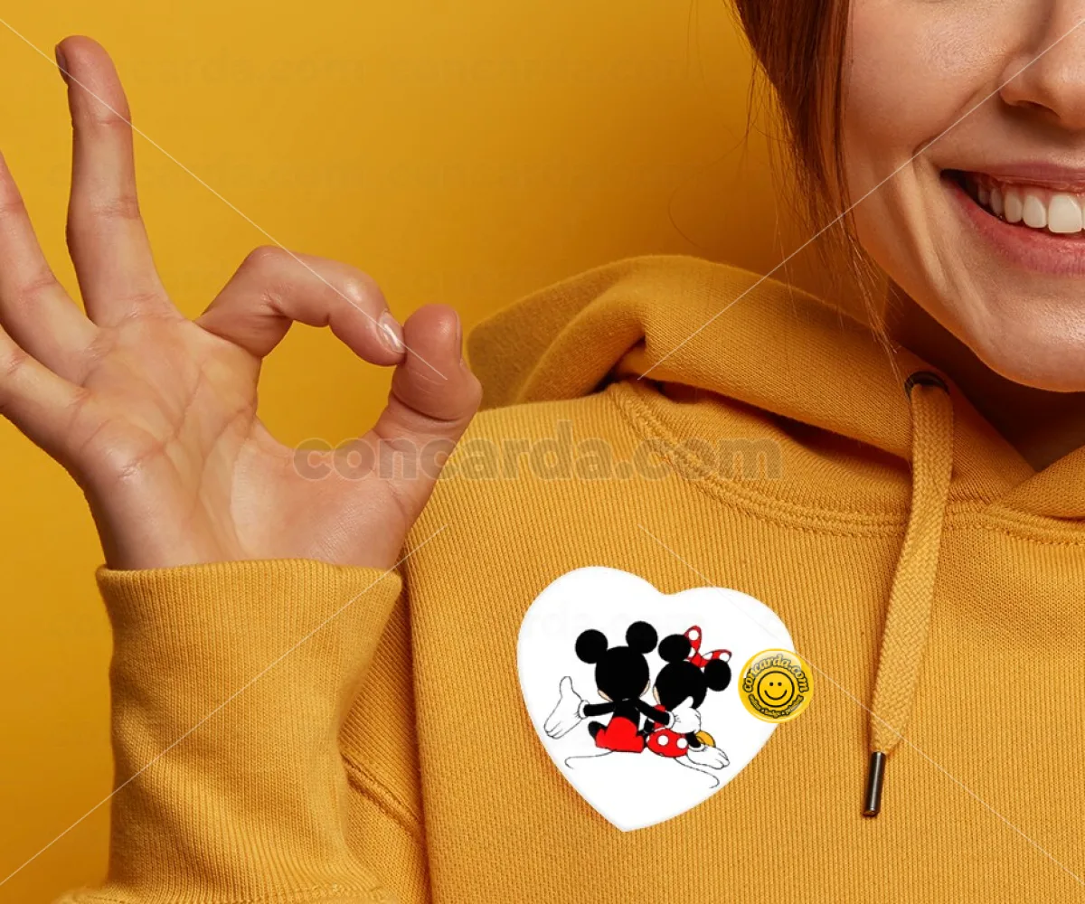mickey and minnie hags — Κονκάρδα Καρδιά 57mm