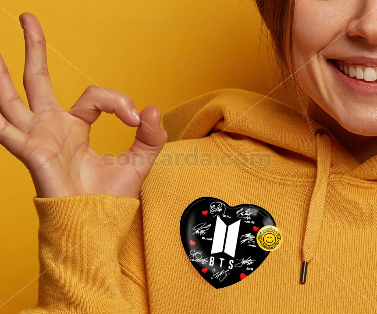 BTS signs — Κονκάρδα Καρδιά 57mm