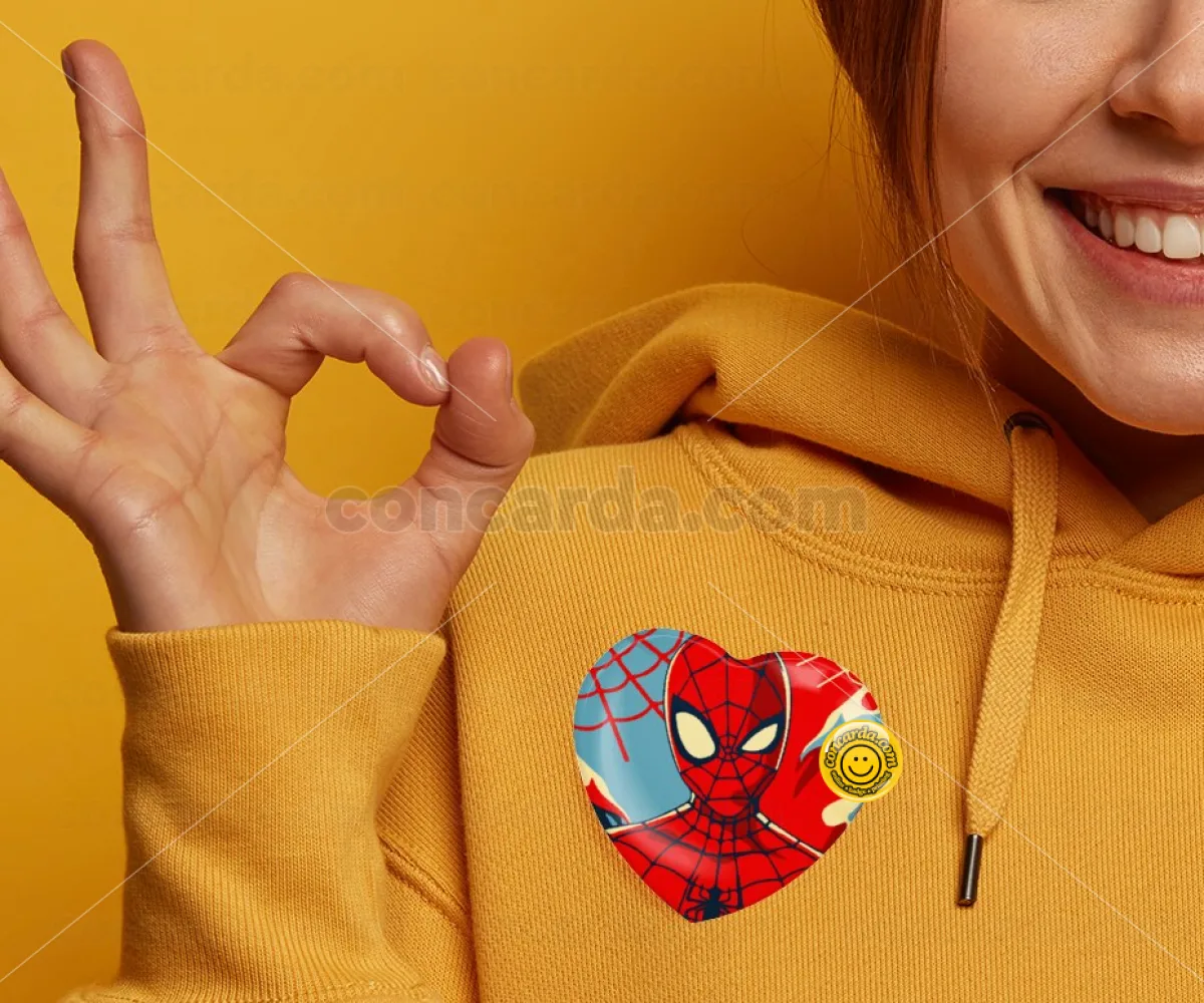 Spiderman kid — Κονκάρδα Καρδιά 57mm