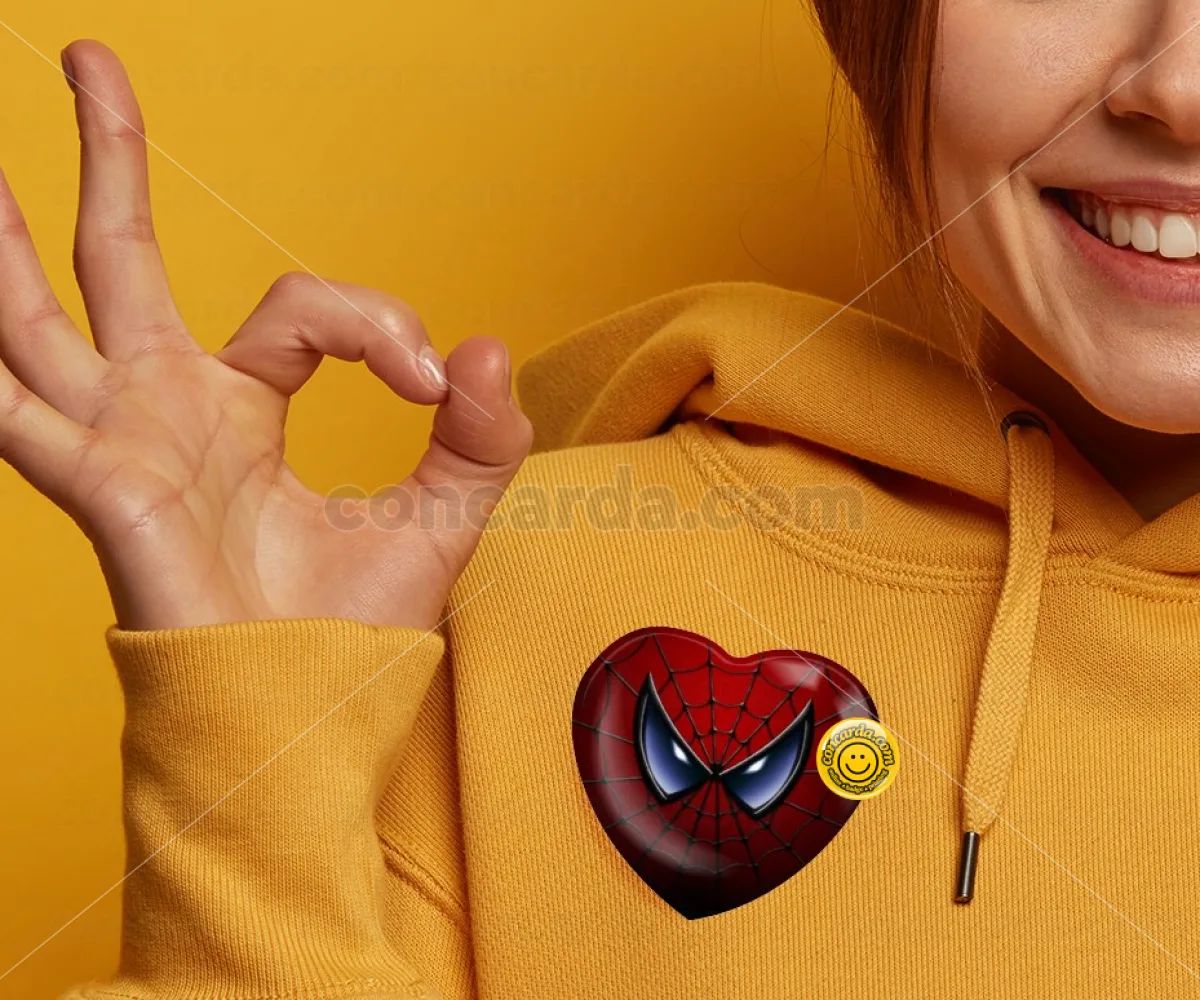 Spiderman mask — Κονκάρδα Καρδιά 57mm